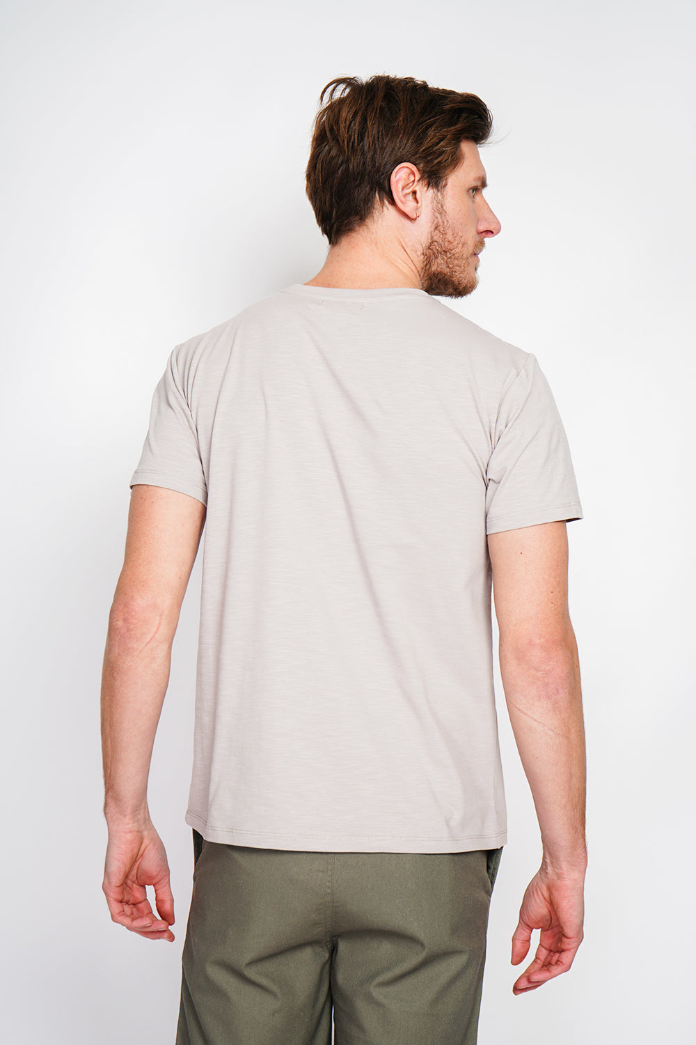 Round neck short sleeve t-shirt Patch pocket on the chest