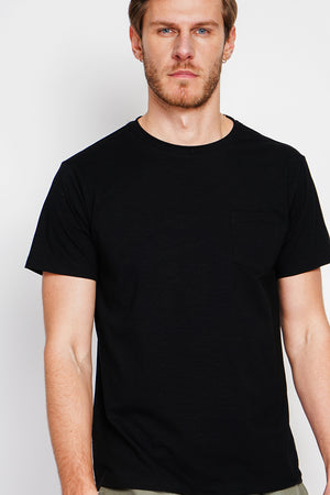 Round neck short sleeve t-shirt Patch pocket on the chest