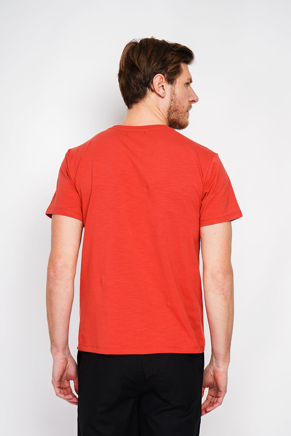 Round neck short sleeve t-shirt Patch pocket on the chest