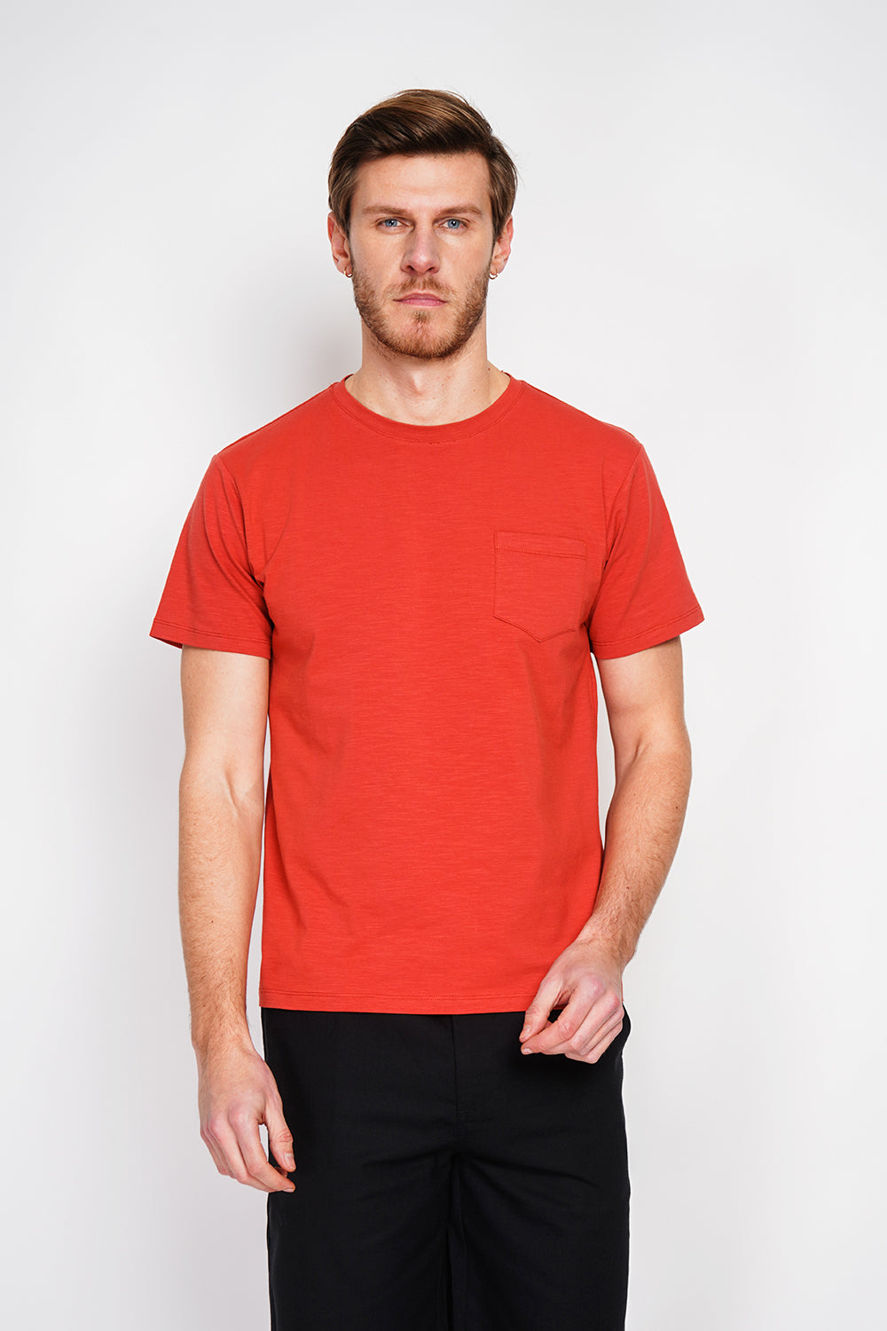 Round neck short sleeve t-shirt Patch pocket on the chest