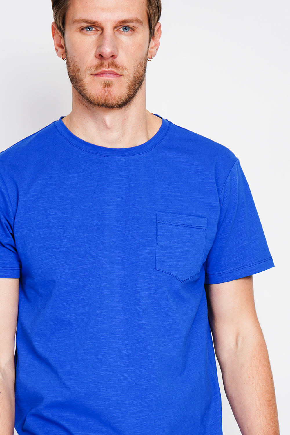 Round neck short sleeve t-shirt Patch pocket on the chest