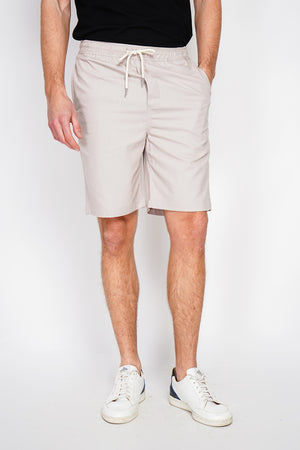 Bermuda shorts with elasticated waistband and drawstring, 2 side pockets on the front, 2 back pockets