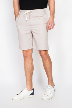 Bermuda shorts with elasticated waistband and drawstring, 2 side pockets on the front, 2 back pockets