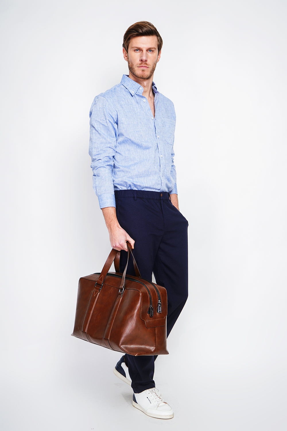 Chemise coupe droite à poche, col classique, poignets arrondis – Bleu jean – Secret du Lin