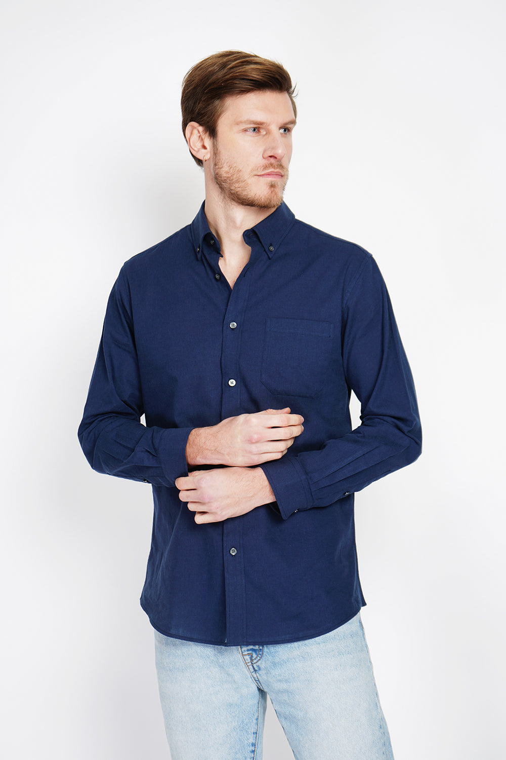 Chemise coupe droite à poche, col classique, poignets arrondis – Bleu marine – Secret du Lin