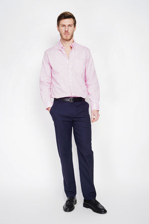 Straight cut shirt with pocket, classic collar, rounded cuff with two buttons