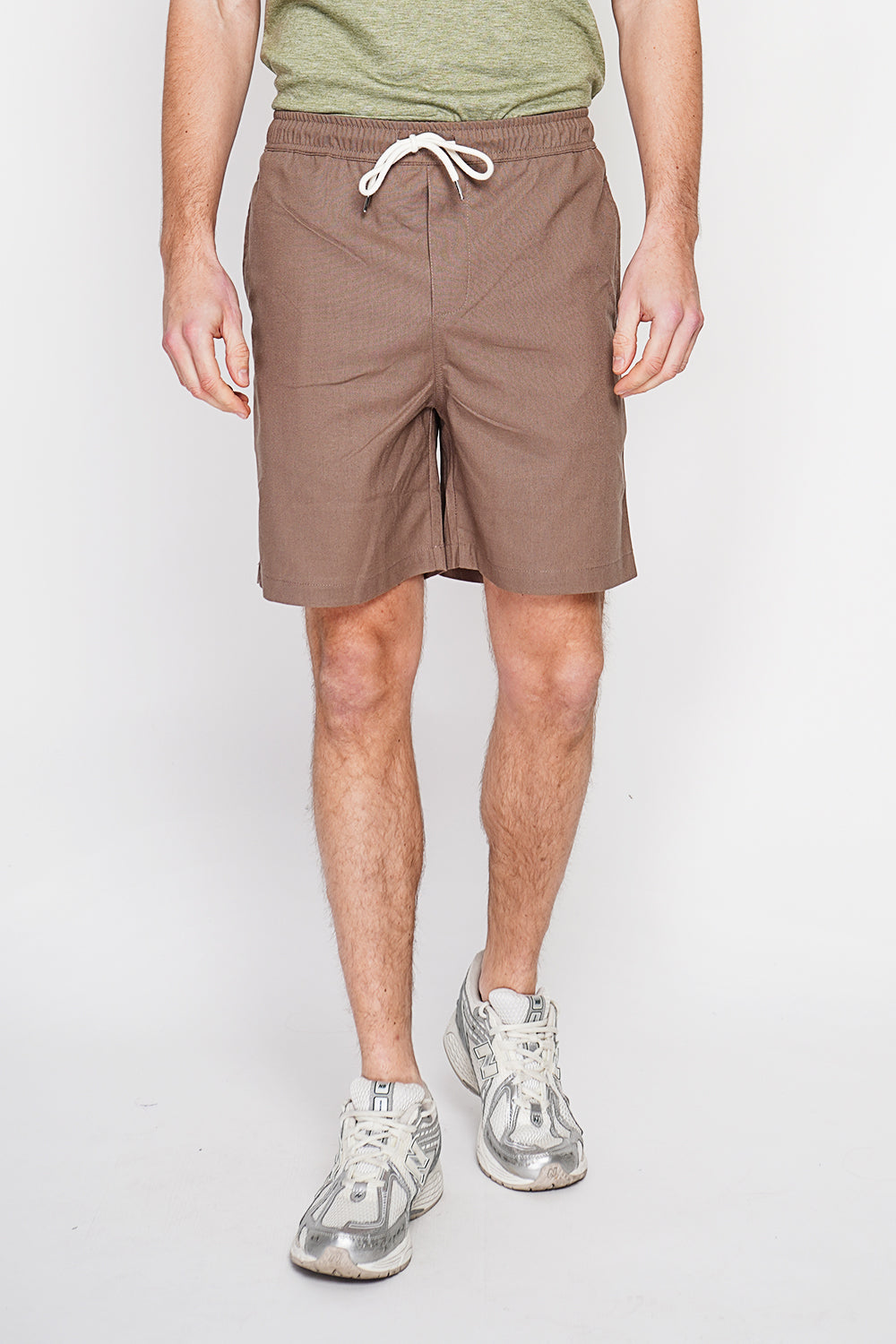 Bermuda shorts with elasticated waistband and drawstring, 2 side pockets on the front, 2 back pockets – Brown – Secret du Lin