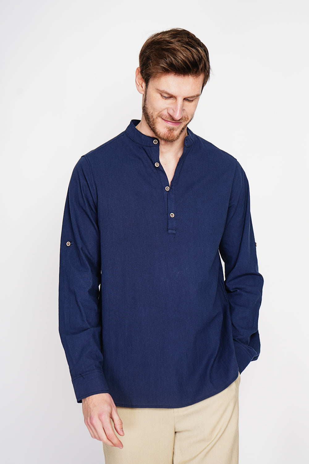Chemise col officier boutonnée, manches longues – Bleu marine – Secret du Lin