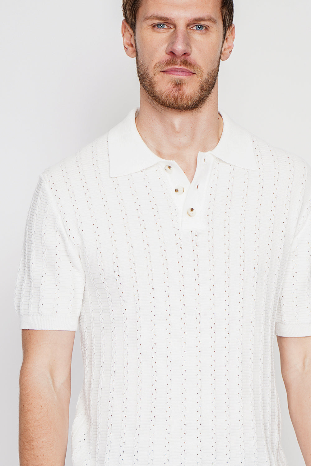 Round neck sweater with short sleeves and fancy knit – White – Secret du Lin