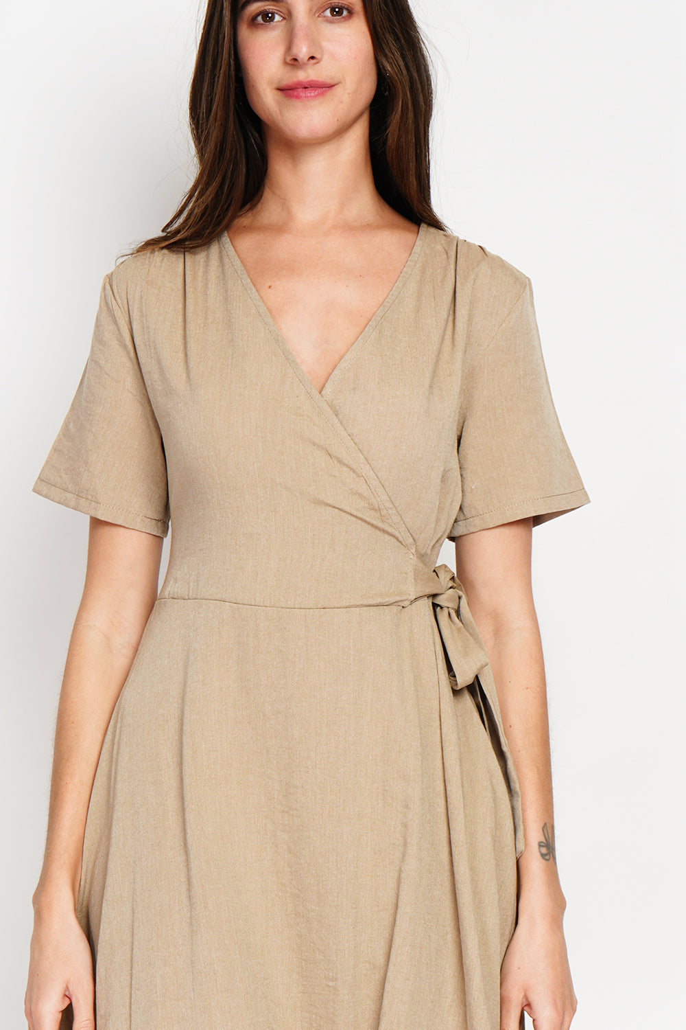 Wrap dress with belt and long sleeves – Camel – William de Faye