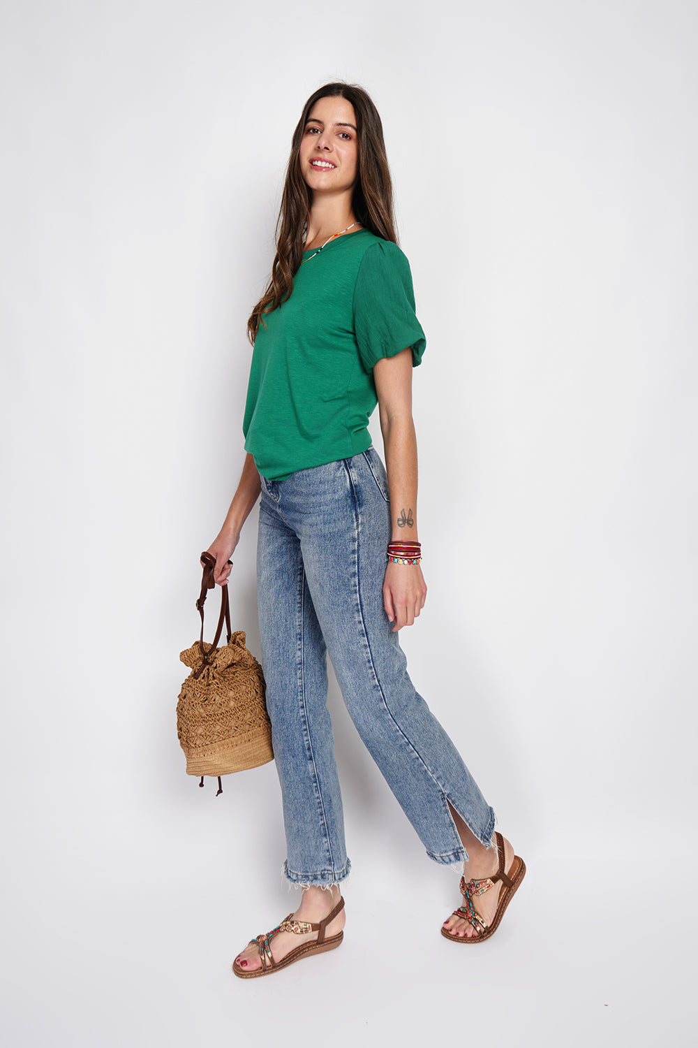 Short sleeve crew neck t-shirt with puffed sleeves
