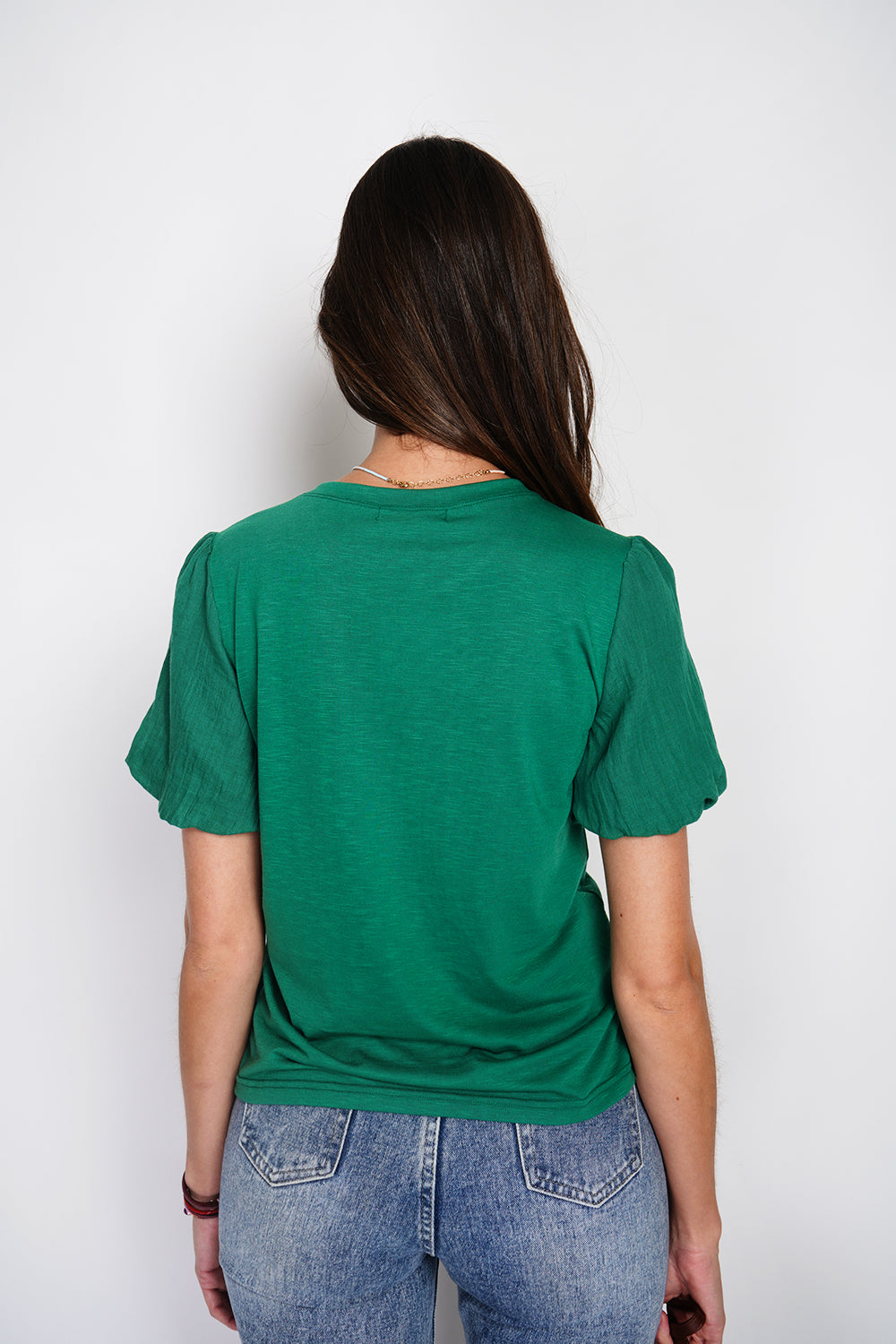 Short sleeve crew neck t-shirt with puffed sleeves