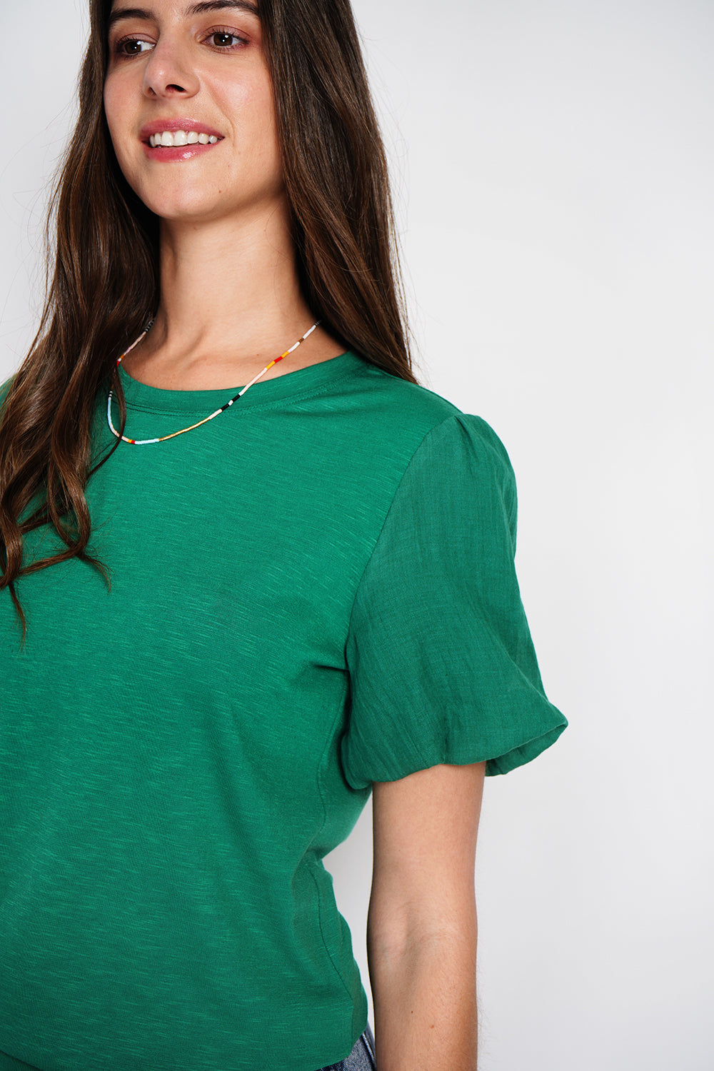 Short sleeve crew neck t-shirt with puffed sleeves