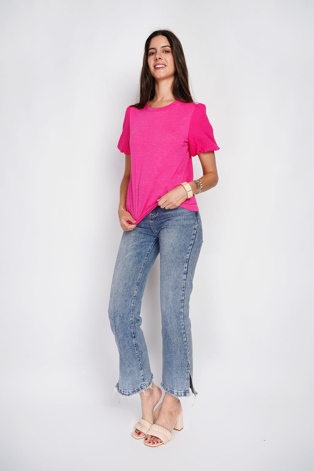 Short sleeve crew neck t-shirt with puffed sleeves