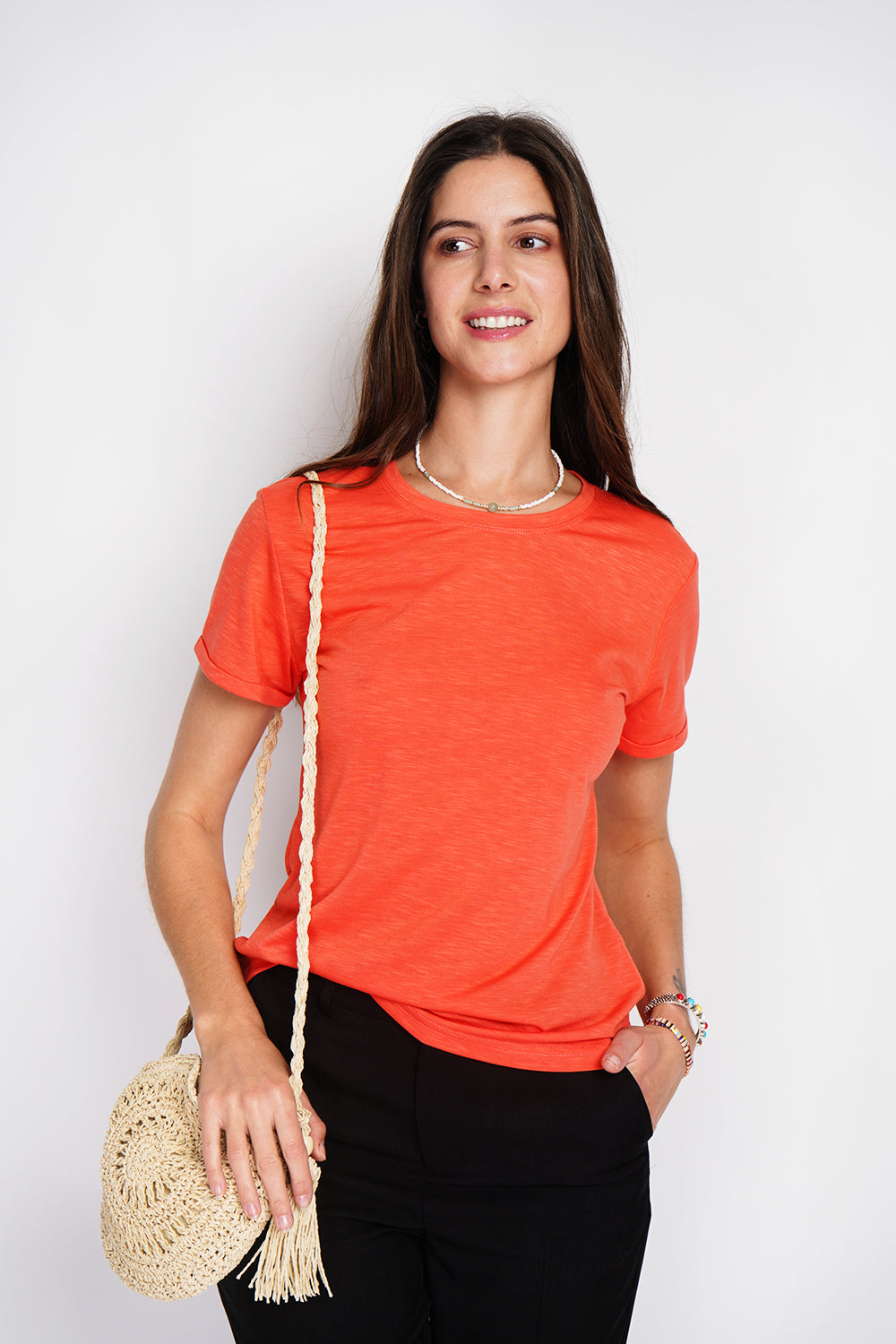 Short-sleeved round-neck t-shirt