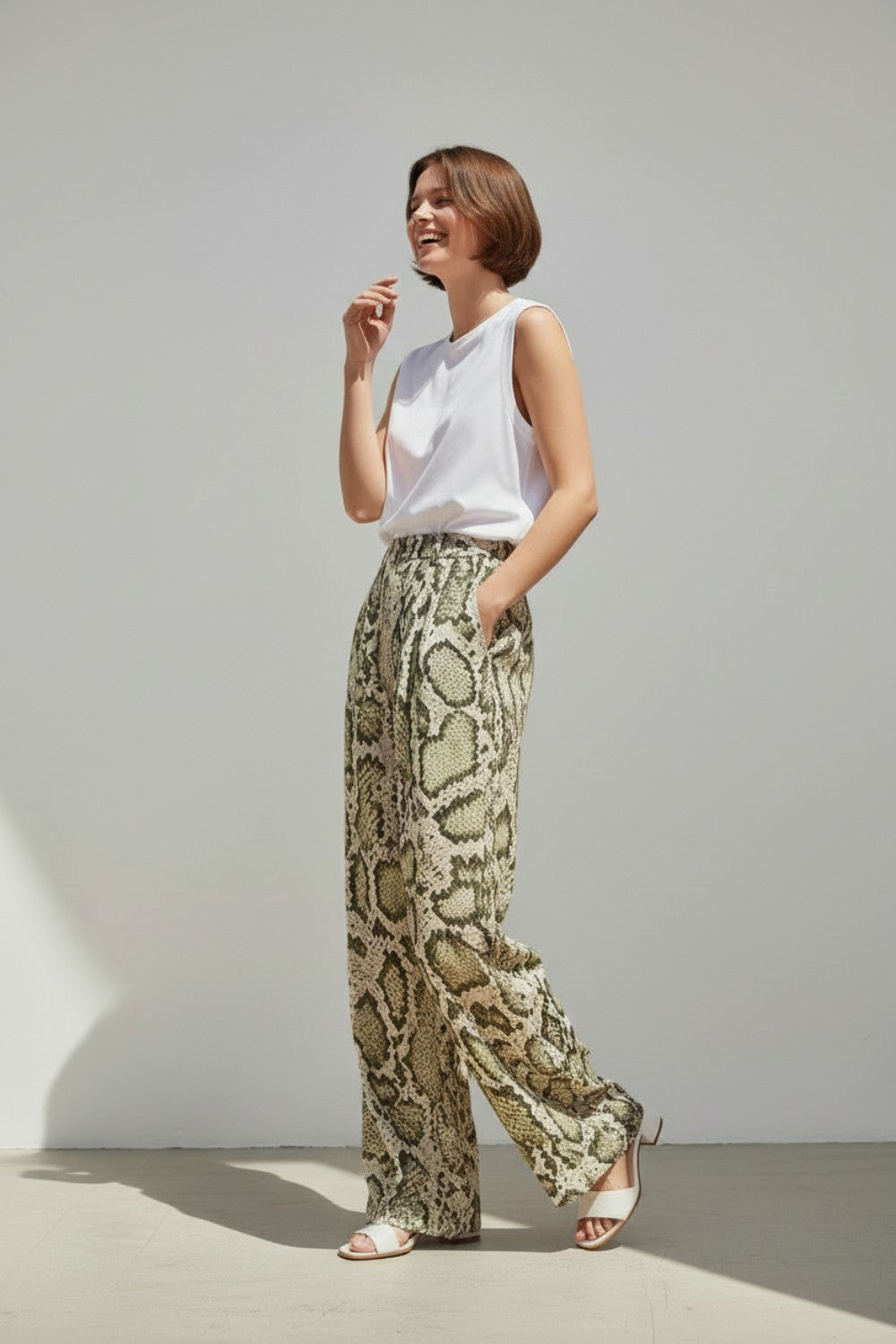 Pantalon large imprimé zippé avec ceinture – Kaki clair – William de Faye