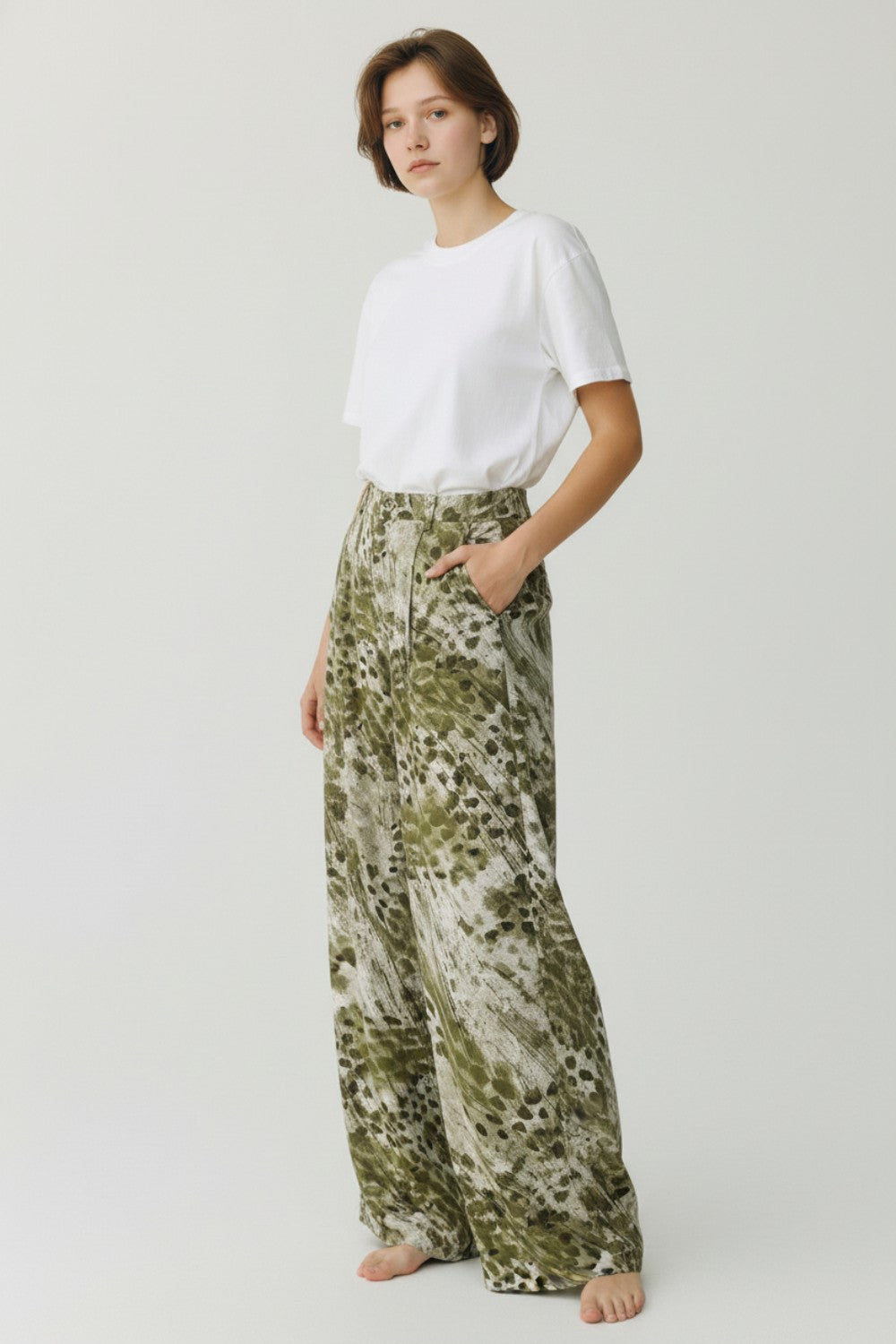 Pantalon large imprimé zippé avec ceinture – Kaki – William de Faye