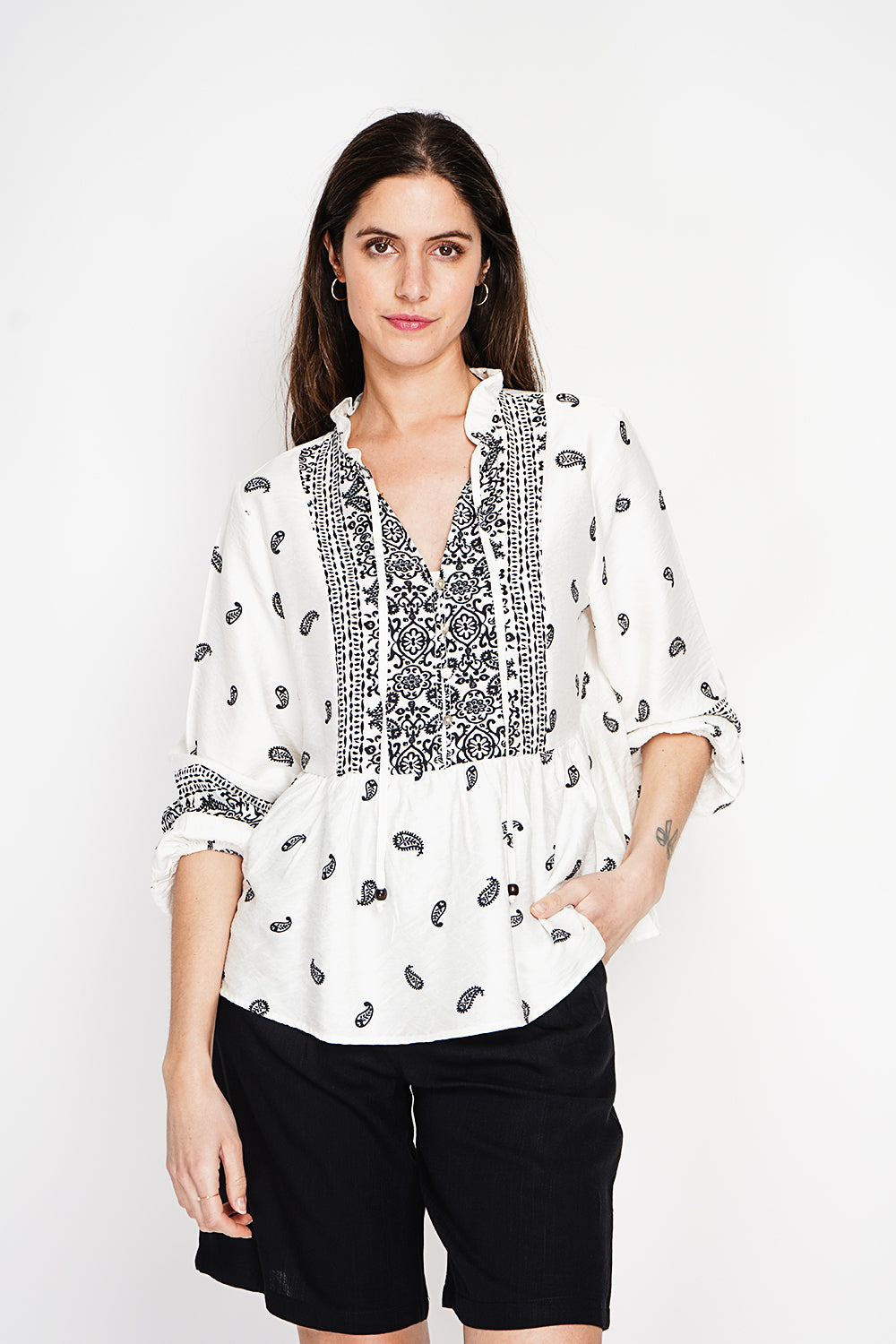 Blouse imprimée brodée col tunisien – Noir – William de Faye