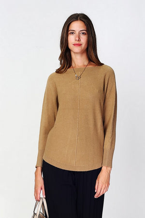 Nervous boat-neck sweater in front with batwing sleeves
