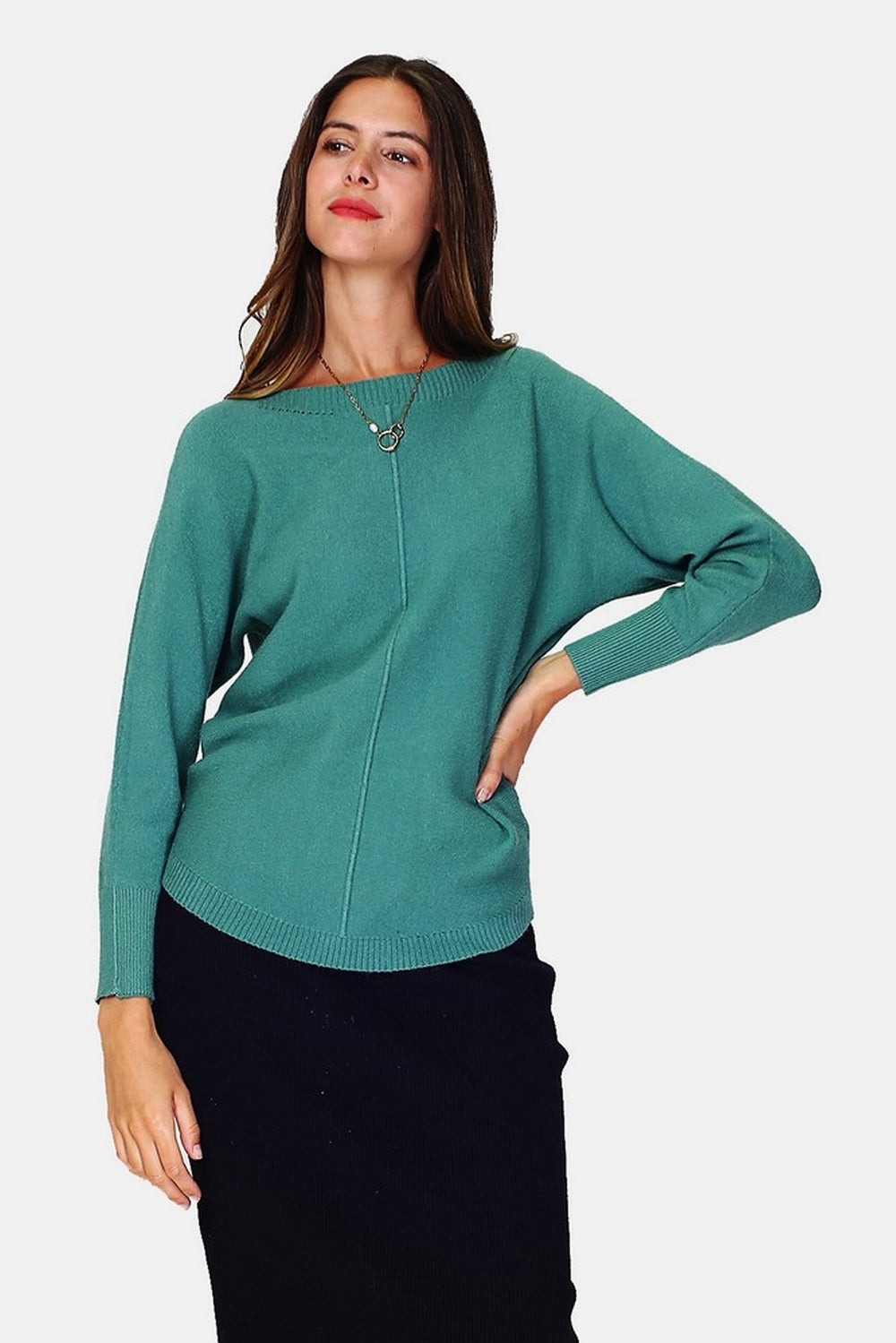 Nervous boat-neck sweater in front with batwing sleeves