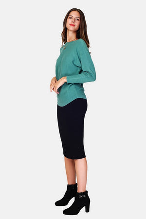 Nervous boat-neck sweater in front with batwing sleeves