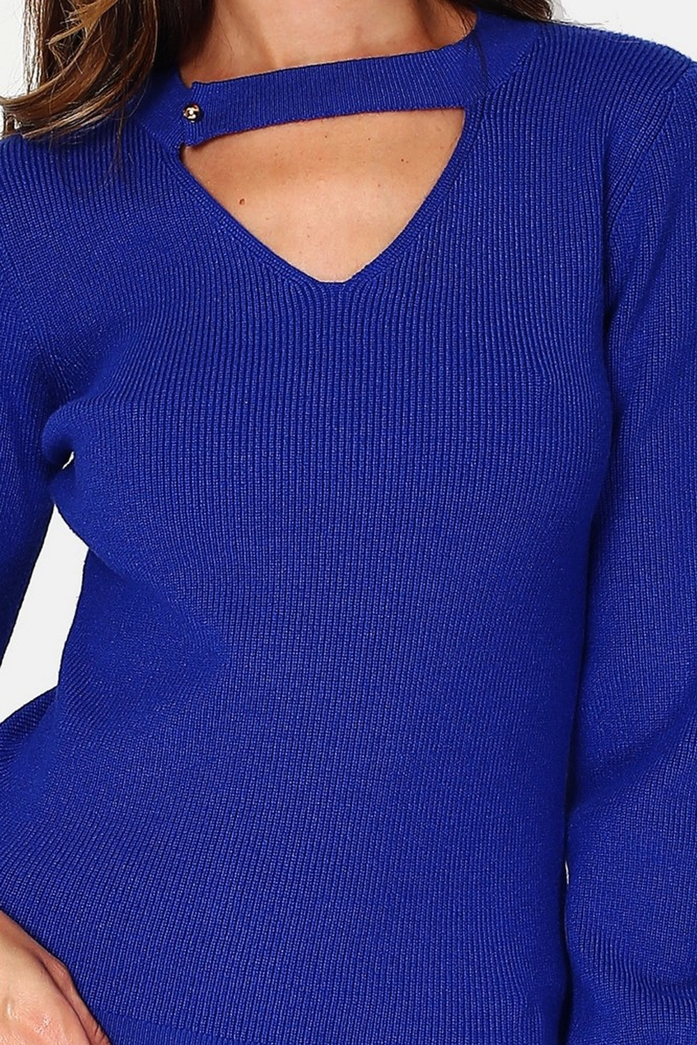 V-neck sweater, closed by a pearl button placket with long sleeves