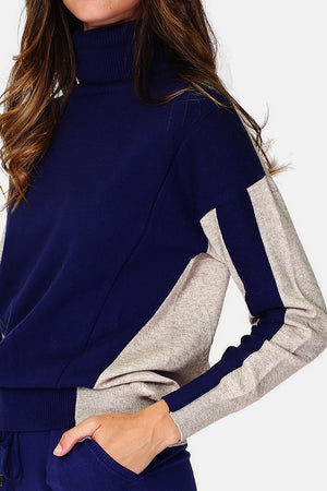 Turtleneck sweater, in bricolor with long sleeves