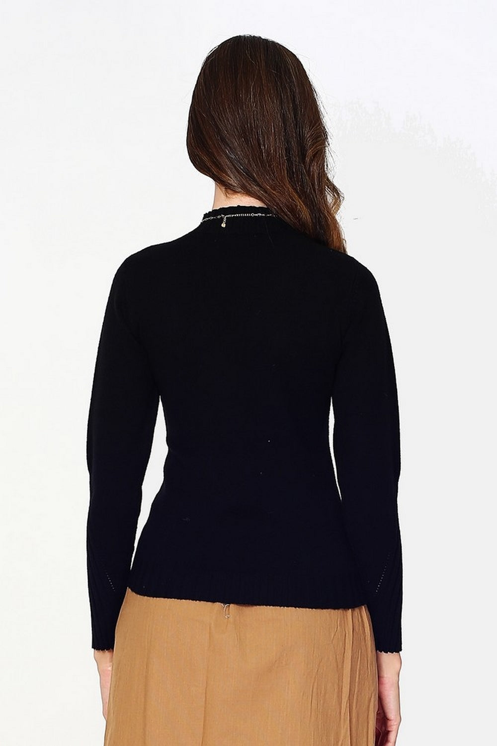 Pullover mit hohem Halsausschnitt, ausgefallenem Strick auf der Vorderseite und langen Ärmeln