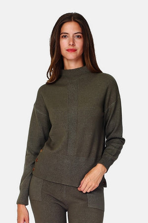 High neck sweater with ribbing on the front and on the sleeves