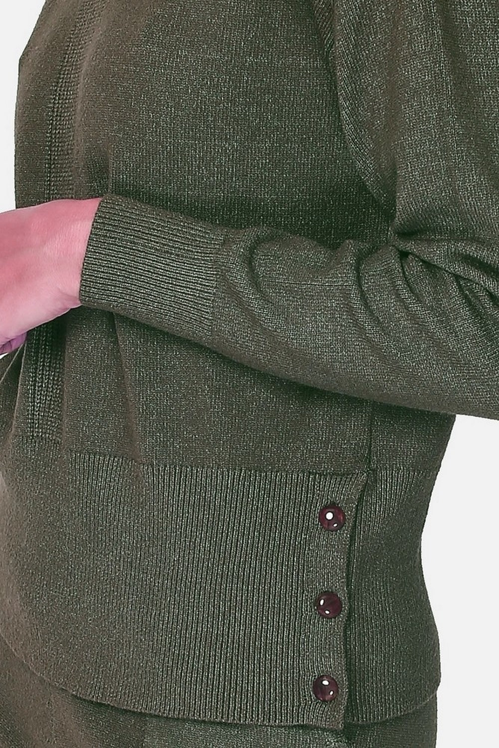 Hochgeschlossener Pullover mit Rippenbündchen vorne und an den Ärmeln