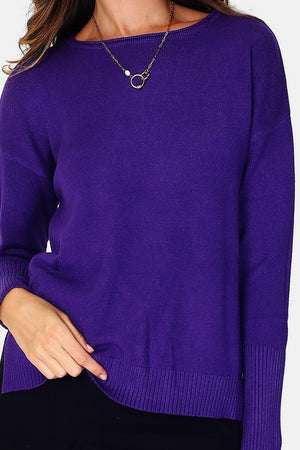 Wide jumper with trailer collar, openwork on both sides in front