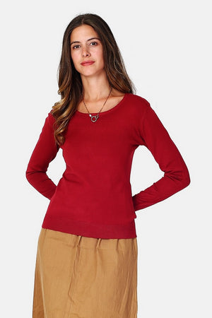 Classic 3-ply knit crewneck sweater with long sleeves