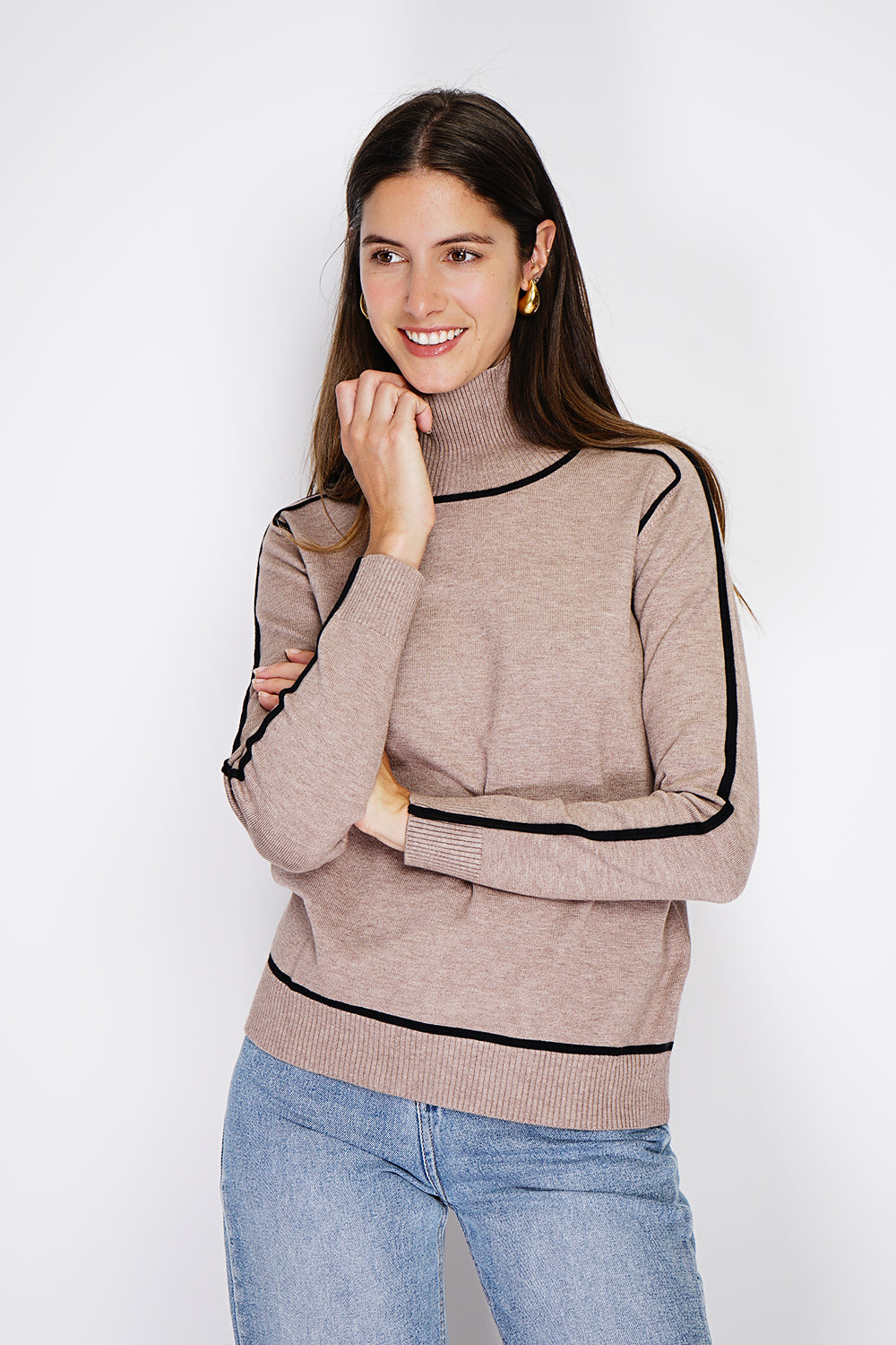 Wide, high-neck, long-sleeved sweater in two-tone