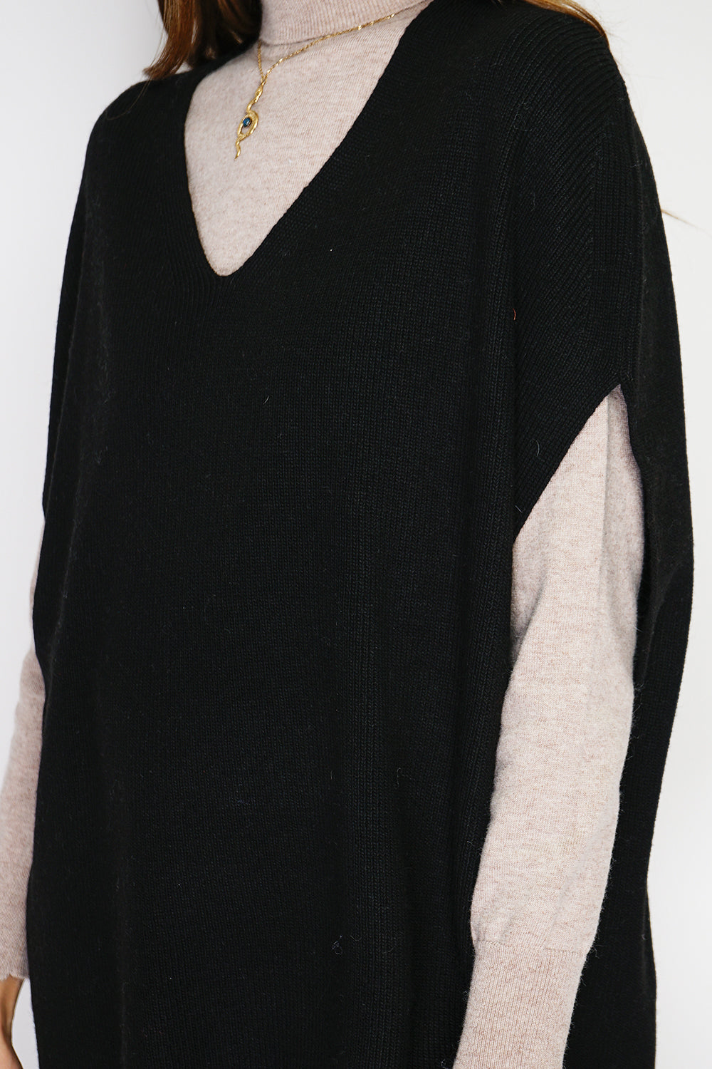 Pull poncho col V tricot fantaisie – Noir – William de Faye