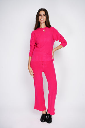 Round-neck sweater and high-waisted wide-leg pants set in 4 threads