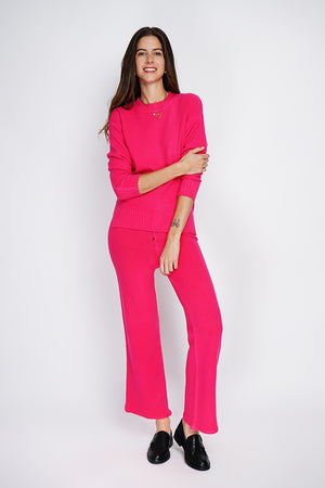 Round-neck sweater and high-waisted wide-leg pants set in 4 threads