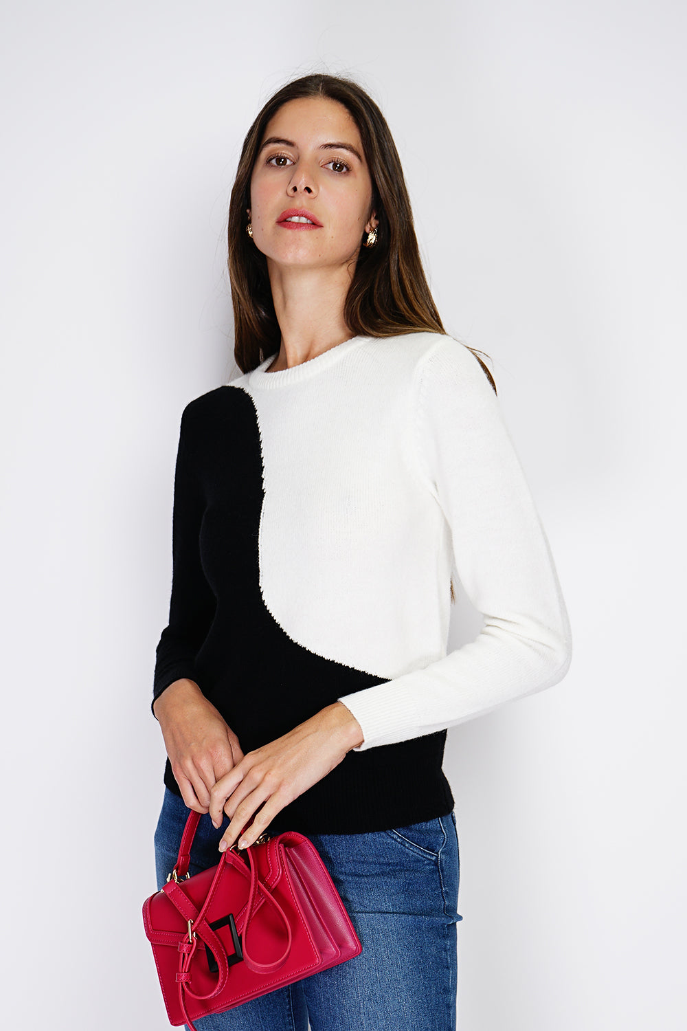 Bi-color crew neck sweater with long sleeves