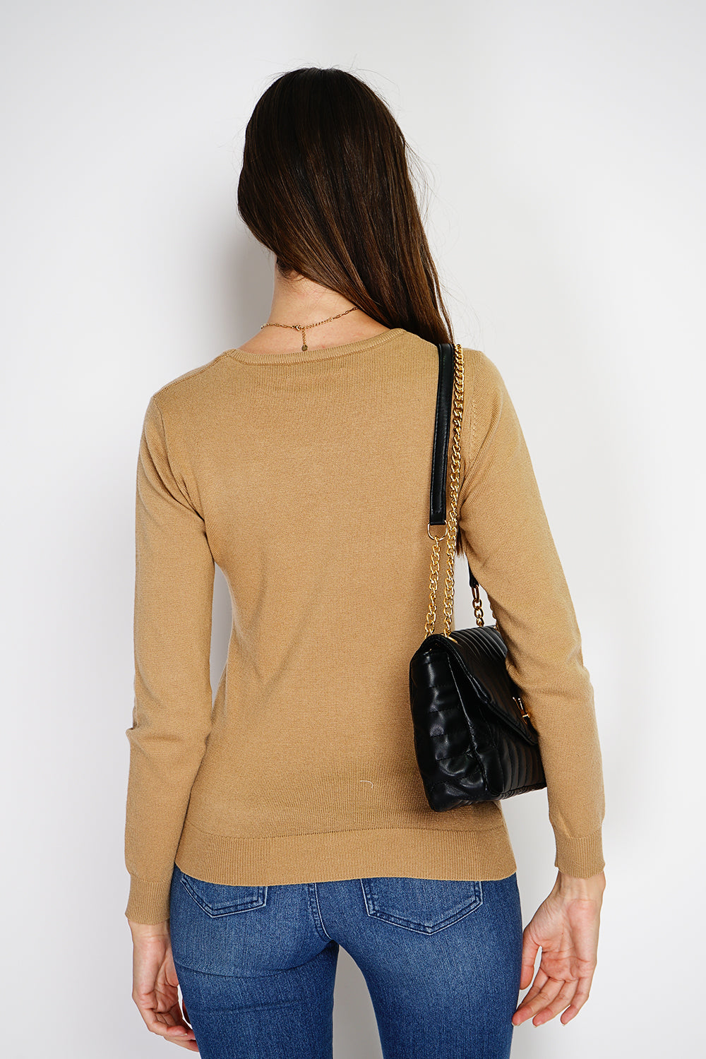 Classic round neck sweater knitted in 2 threads with long sleeves