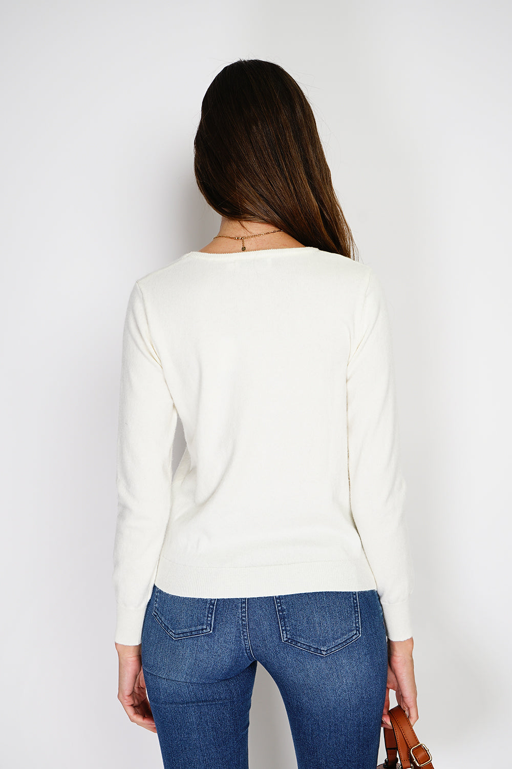 Classic round neck sweater knitted in 2 threads with long sleeves