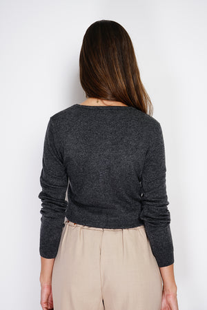 Classic crew neck cardigan knitted in 2 threads with long sleeves