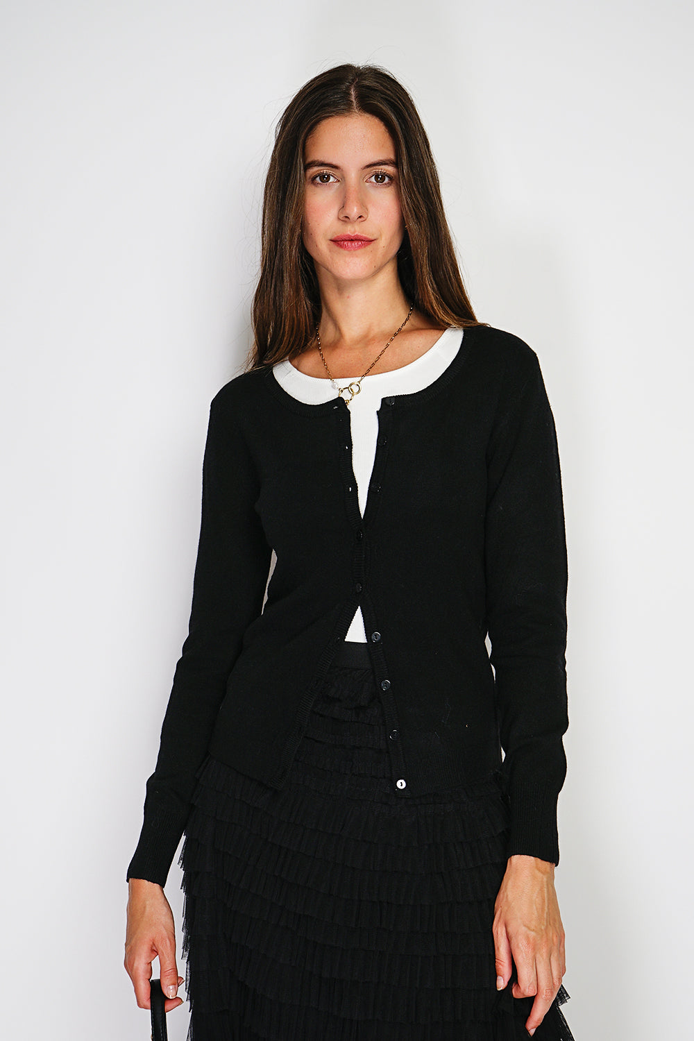 Classic crew neck cardigan knitted in 2 threads with long sleeves