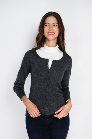 Classic V-neck cardigan knitted in 2 threads with long sleeves