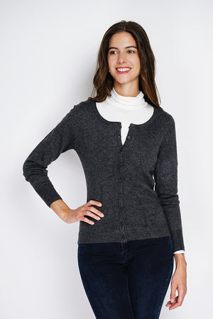 Classic V-neck cardigan knitted in 2 threads with long sleeves