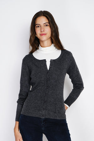 Classic V-neck cardigan knitted in 2 threads with long sleeves