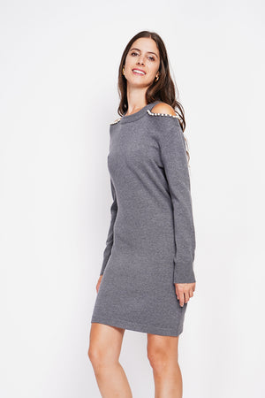 Turtleneck dress knit mesh hole at the shoulder with pearl