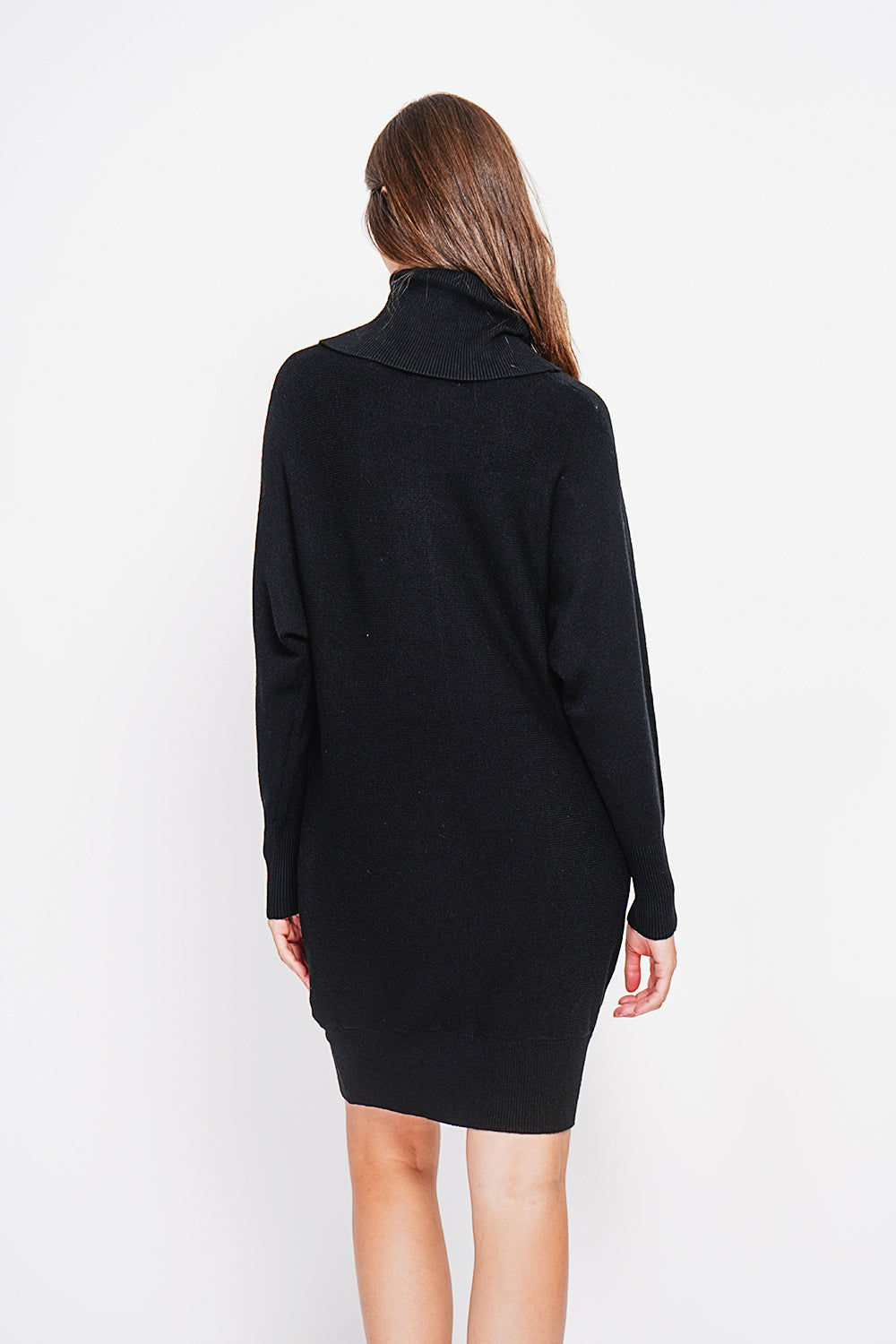 Oversized scoop neck dress with edgy front and batwing sleeves – Black – William de Faye