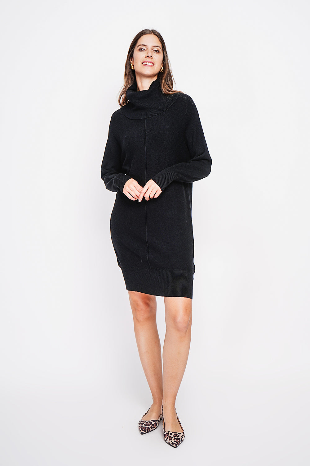 Oversized scoop neck dress with edgy front and batwing sleeves – Black – William de Faye