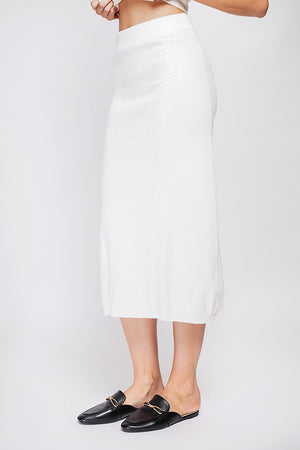 Long twisted skirt