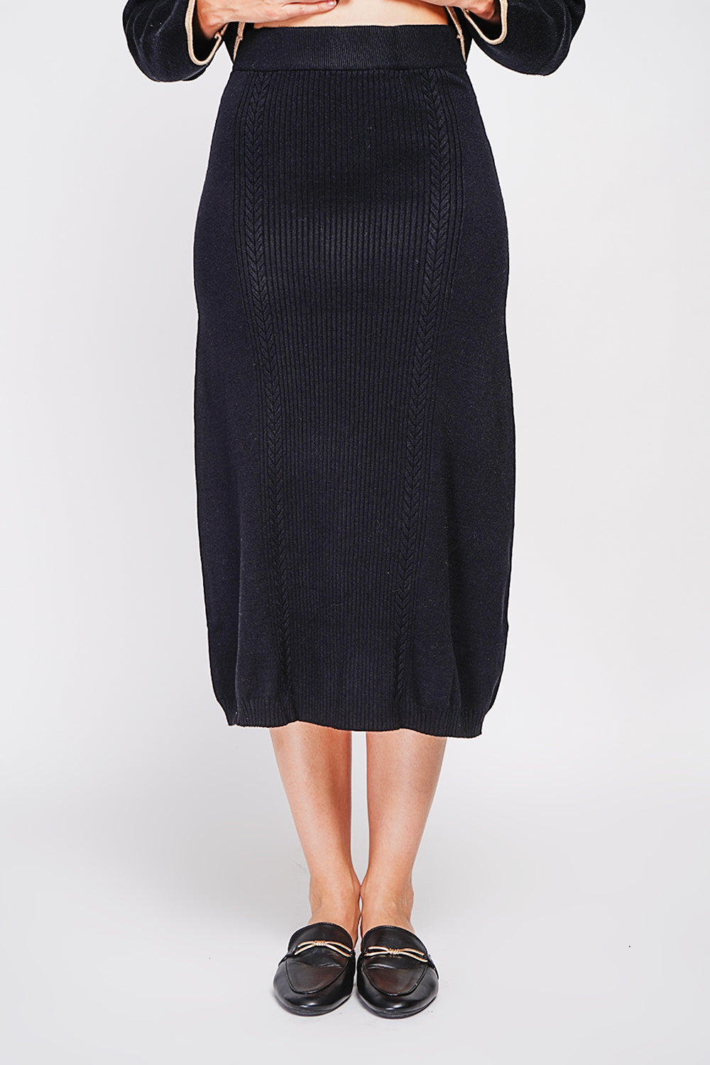 Long twisted skirt