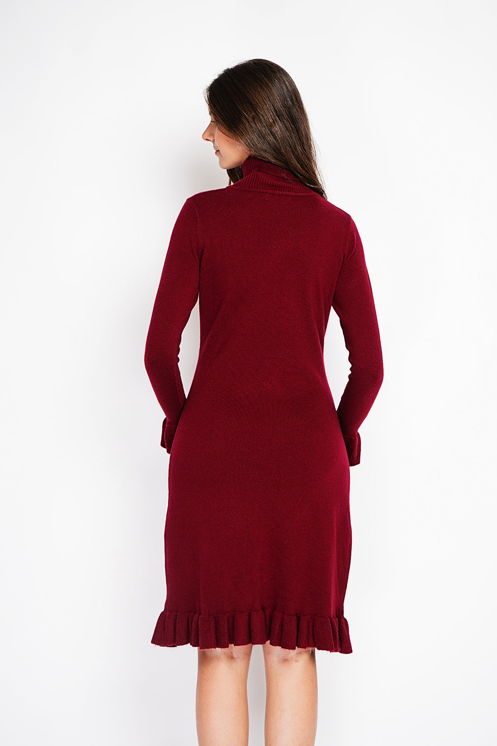 Dress with large low collar in foufou on long sleeves and bottom